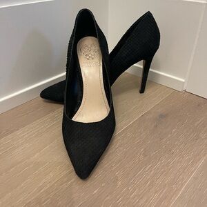 Vince Camuto black textured heels